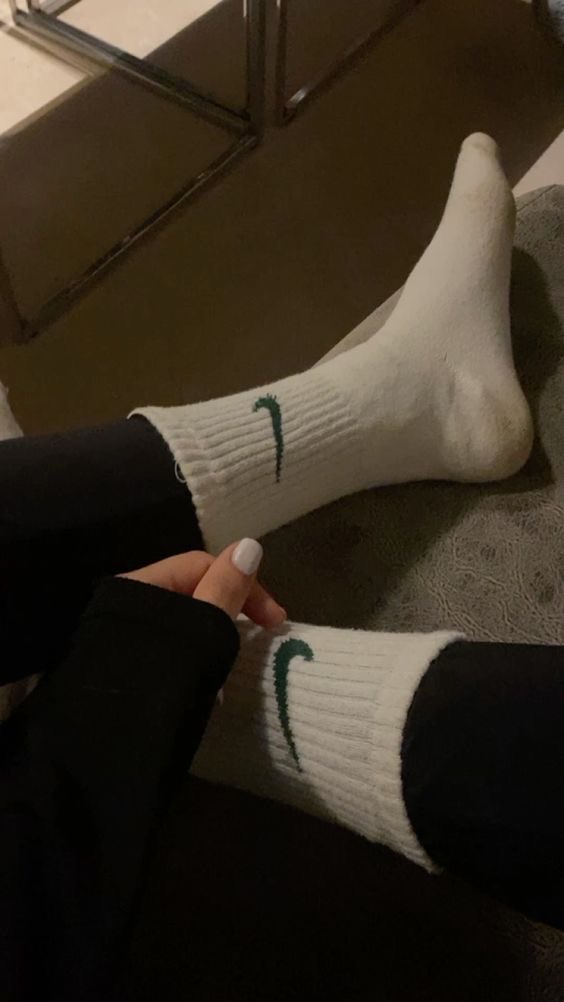 Wer hat Bock auf dreckige Socken?😈

#socken #füße #blackmail #socksmell #paypig #session #Geldherrin #findom #Femdom #dominant #fetische #Zahlfotze