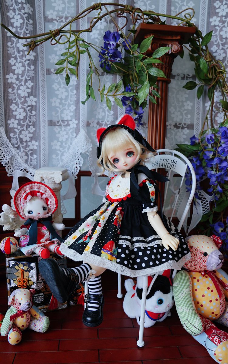 マンドリン弾き少年、羊抱き少女 マンドリン弾き少年、羊抱き少女