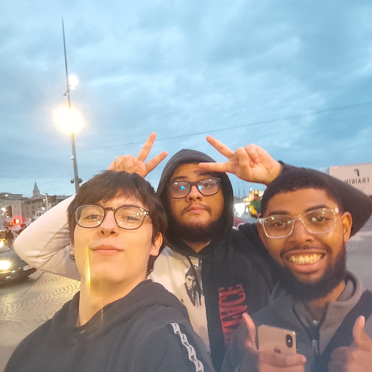 mes sauveurs <a href="/Bilatwitwi/">Bila</a> <a href="/Booring_tk/">Booring</a>