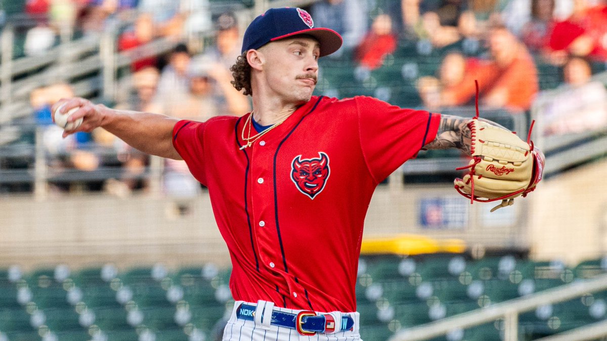 A homegrown core helped lift the #Cubs to the postseason, and more help is on the way.

Here's a look at three prospects who are likely to play a key role next season: atmlb.com/4qH0zPY
