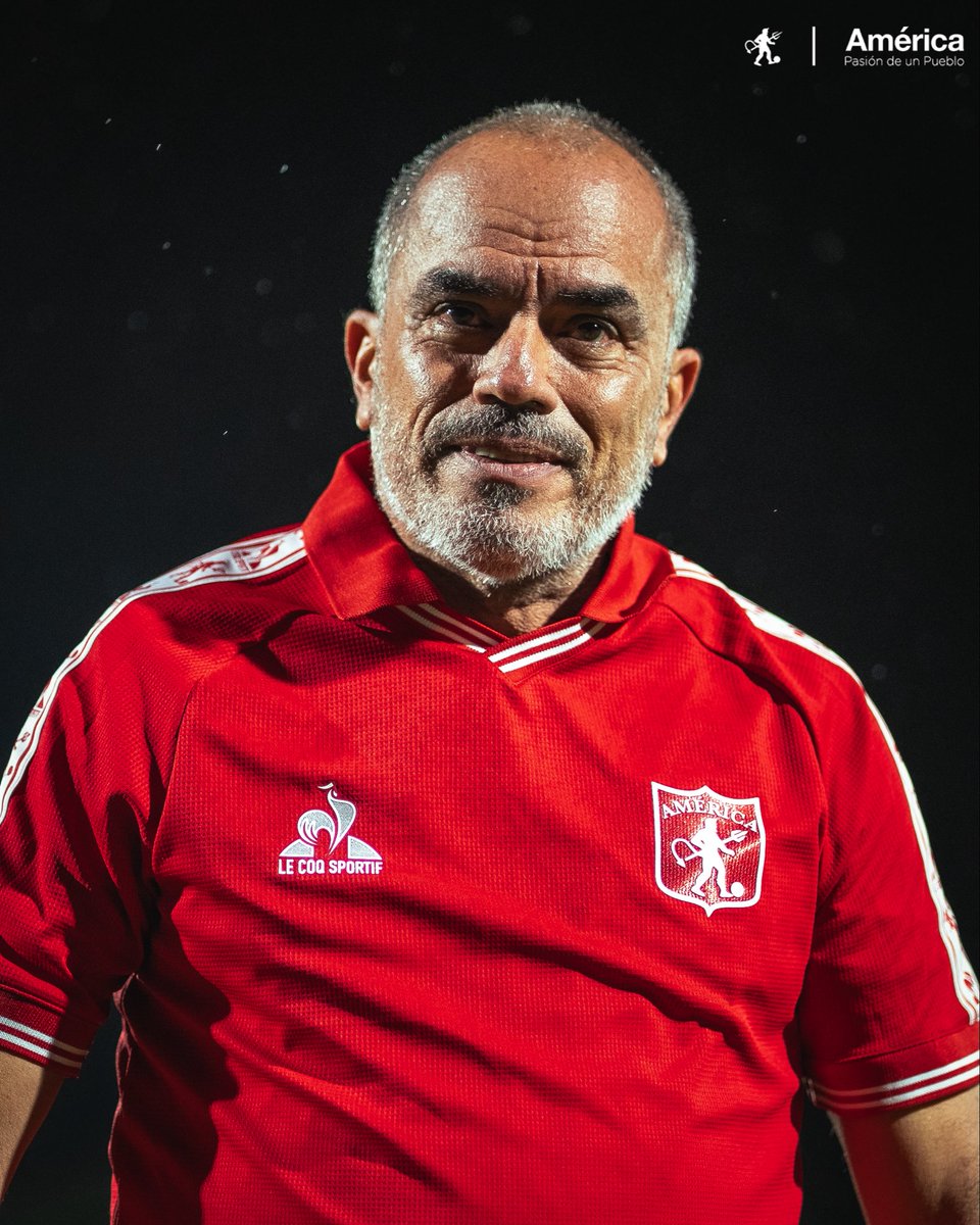 AmericadeCali's tweet photo. 🇦🇹 El tiempo pasa, pero las grandes gestas nunca se olvidan. ¡Gracias por ser el director técnico artífice de nuestro tricampeonato! 👹

🏆🏆🏆 𝗝𝗔𝗜𝗠𝗘 𝗗𝗘 𝗟𝗔 𝗣𝗔𝗩𝗔 ❤️

#Tricampeón https://t.co/ip6mWXQKMT