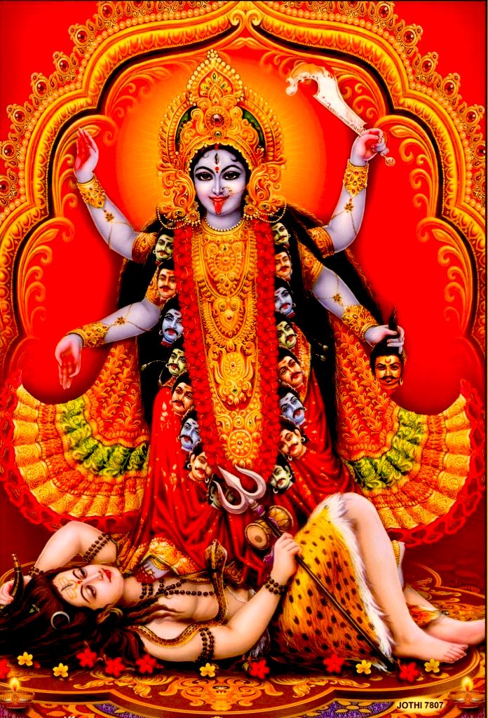 Sumita327's tweet image. दिव्य देवी माँ काली - जब वह हँसती हैं, तो असत्य काँपता है, जब वह मौन होती हैं, तो ब्रह्मांड स्थिर हो जाता है…! 🔥❣️🙏