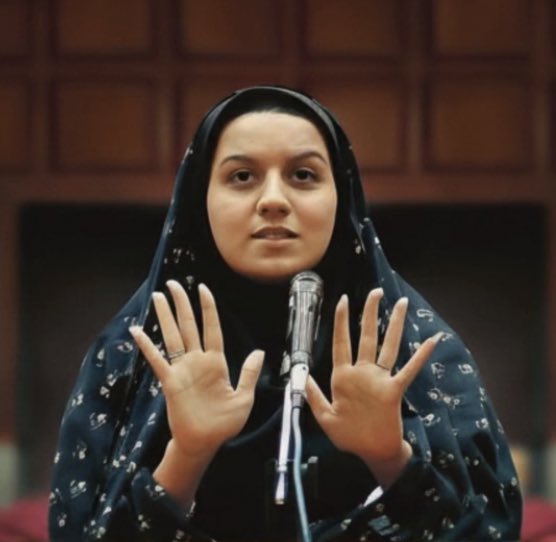 امروز، یازدهمین سالگرد اعدام #ریحانه_جباری است؛ دختری که در دفاع از خود جان باخت.
یادش گرامی و صدایش همیشه زنده خواهد بود.
#علیه_فراموشی