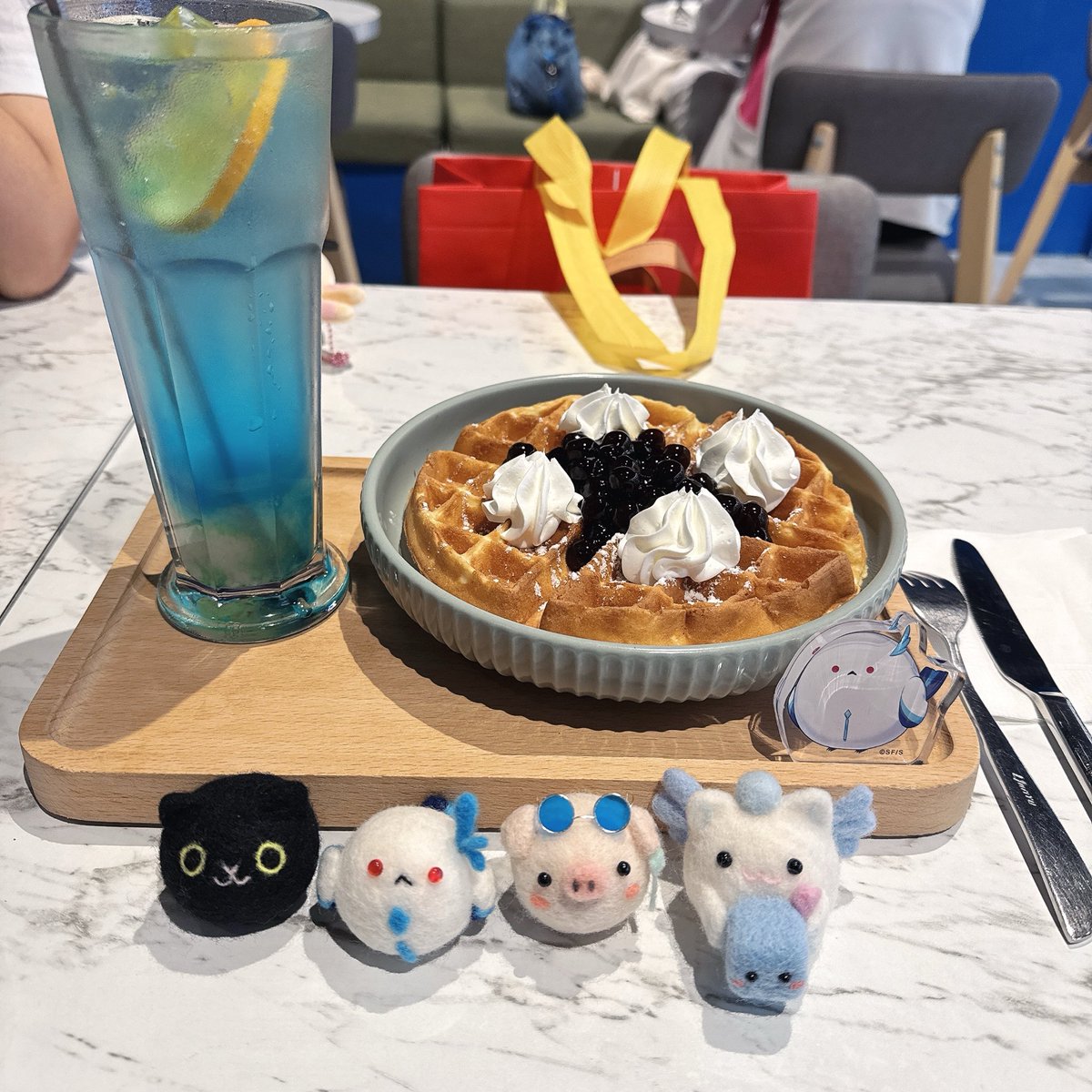 Bunnyx2__916's tweet photo. 二訪了咖啡廳!!!
Ft.蘇蘇.家私們.Kiki .哈璐
吃到了好吃的鬆餅!
珍珠很可以!是我想要的Q度！(*´︶｀*)/

#Timaeus_365 https://t.co/3sTv5hLYHg