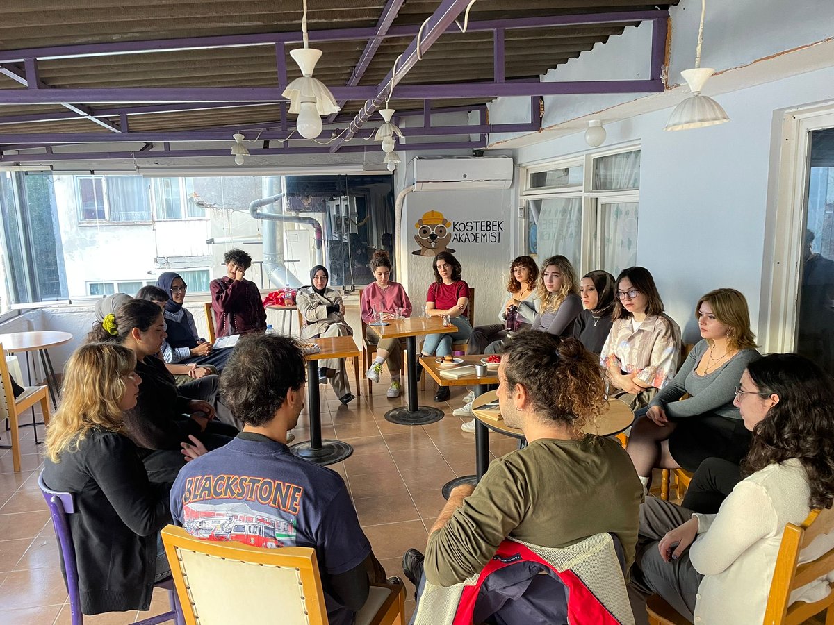 KostebekAkadem1's tweet photo. Kazmaya devam ediyoruz…

Edebiyat Atölyesi kapsamında
Orhan Kemal’in Cemile kitabını kitabını tartıştık.

Haftaya Cumartesi günü saat 16:00’da Amin Maalouf’un Empedokles'in Dostları romanını tartışmak üzere buluşuyoruz 

Tüm sıra arkadaşlarımızı bekleriz 🌱 https://t.co/Xig4fedp0m