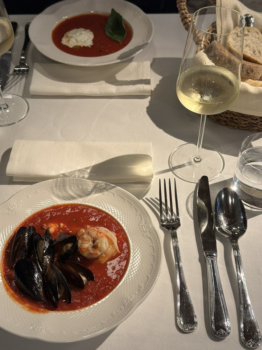 оптимистичный пессимист tweet media