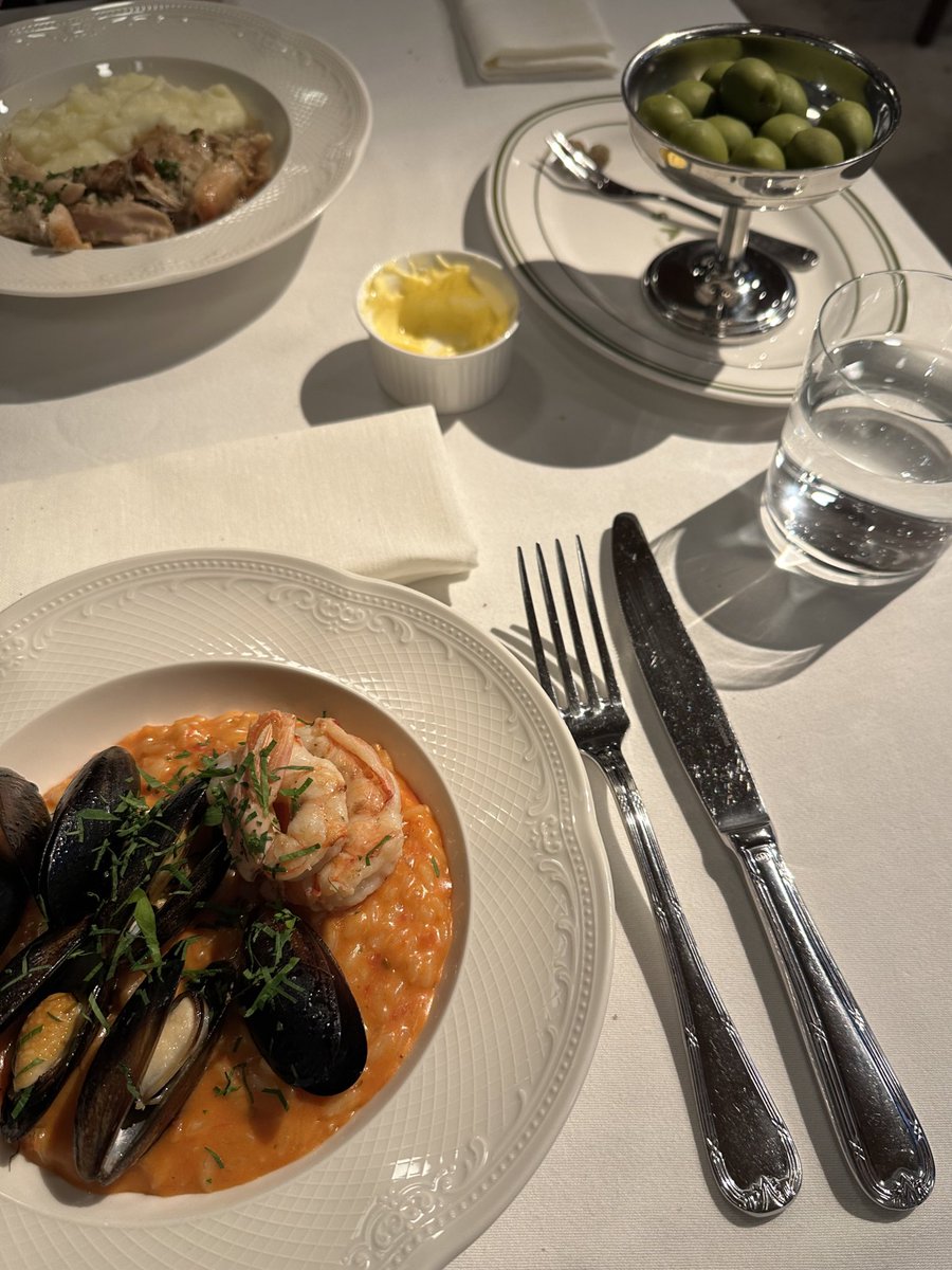 оптимистичный пессимист tweet media