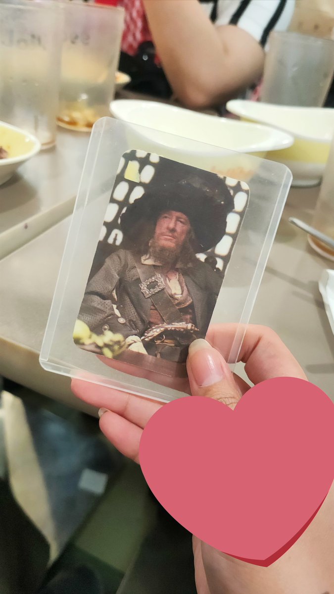 showing off barbossa like he is a kpop idol lmaoo