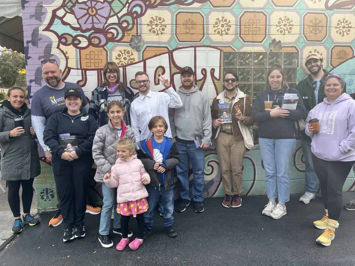 OHDems's tweet image. Team ODP is excited to be in Akron today helping Fran Wilson knock doors and talk to voters! 
Fran is driven by community, organizing for civil rights, and ready to fight for fair the representation of Ward 1!
Learn more about the campaign at: votefran.com