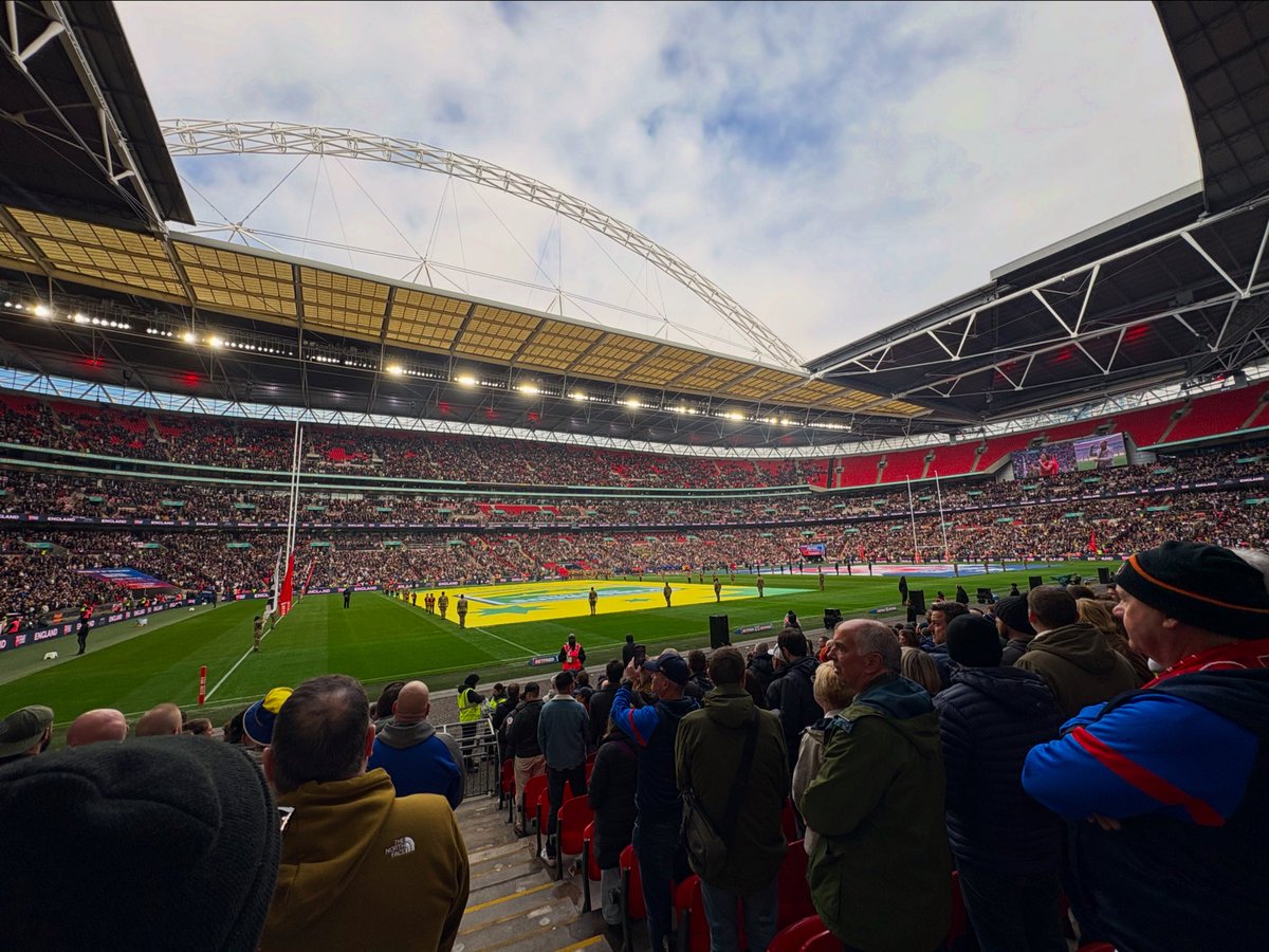 rjsports1's tweet photo. Absolutely gutted about England 🏴󠁧󠁢󠁥󠁮󠁧󠁿 performance against the Aussies - but was a great experience at Wembley and a record 60k crowd in UK for an Ashes game - need big changes next week
••••
#rugbyleague #ashes #englandrl #england #australia #wembley #kangaroos @rjrugbyleague https://t.co/JAXtoM2Jvm
