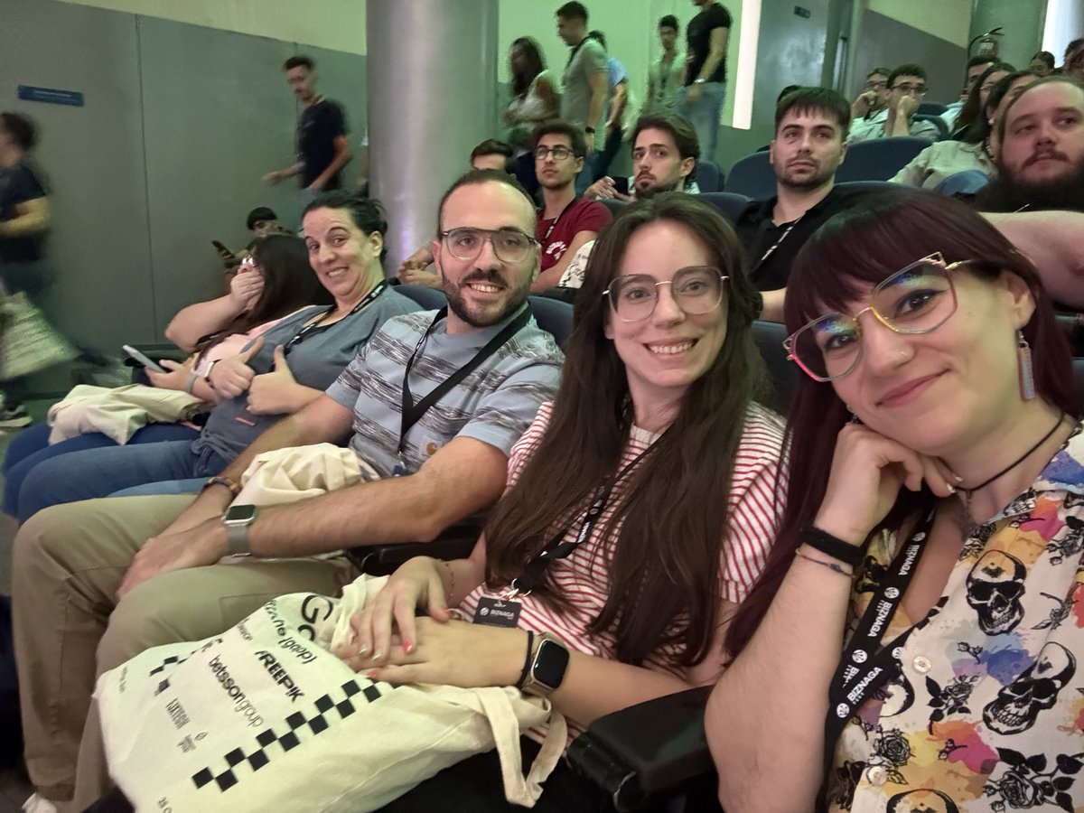 oscarbyte's tweet image. Finalizando el #BiznagaFest con gente 💯