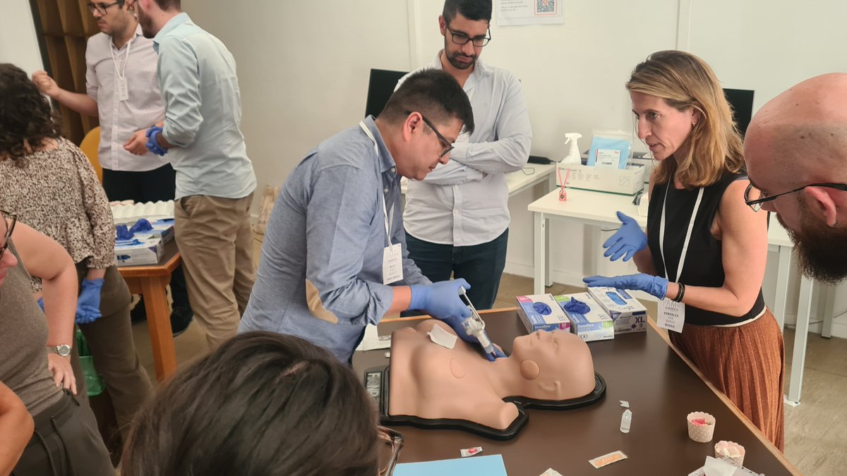 PAAF_2025's tweet image. Porque la formacion médica debe comenzar por una buena base teórica y por entrenamiento en entorno seguro.
Taller de #PAAF dentro de las Jornadas de #PAAF, Murcia.
Gracias, @BiotmeMTM y @MindraySpain
#PAAFMurcia2025 #CytoPath
#SegPac #Simulación #SBME