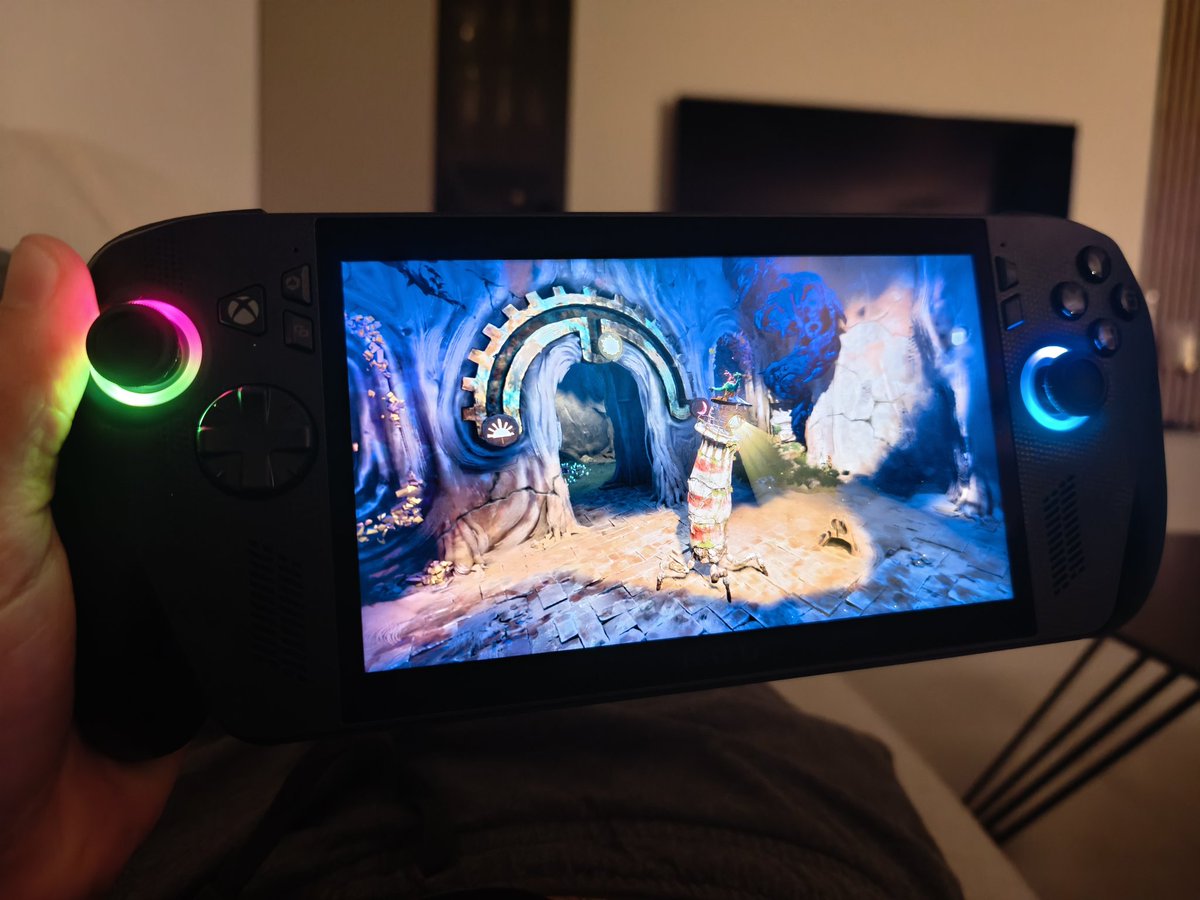 I gave Keeper from <a href="/DoubleFine/">Double Fine</a> a change on ROG Xbox Ally X but holy shit this game has most annoying soundtrack I've ever heard. #xbox #ROGXboxAllyX