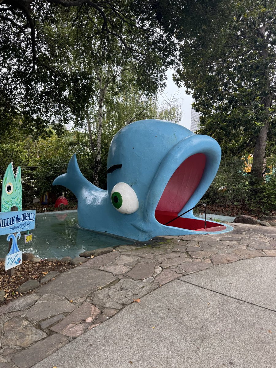 Batter Up Truck is at Children’s Fairyland today. Come find us while you enjoy the Halloween Jam festivities with your little ones 🎃 🧙‍♀️🍭
.
.
.
.
.
#batterupsf #batteruptruck #corndog #foodtruck #children #playground #fairyland #oakland #childrensfairylandoakland #halloween