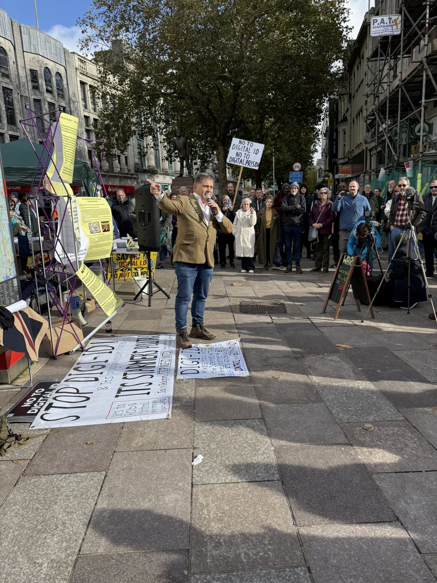 MrsLund1's tweet image. Great speeches at the Cardiff digital ID outreach today. 
Good to meet and listen to @davidkurten @ABridgen @CoviLeaks and the indefatigable Piers Corbyn.