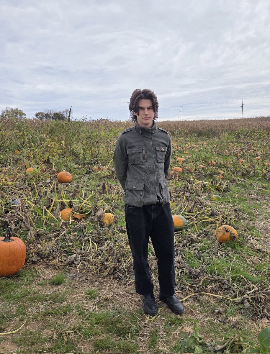 justdescend's tweet photo. #pumpkinpatch 
#pumpkins 
#Halloween 
#Maryland https://t.co/ZeiX3FY41W