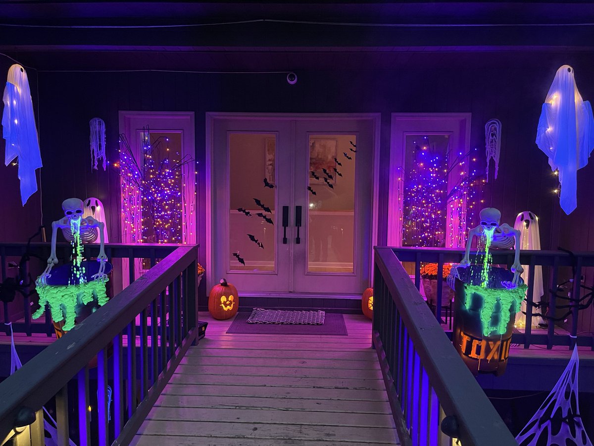 RossTuckerNFL's tweet image. Never get to be home for Halloween parties! 👻