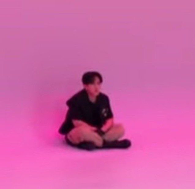 dming new people is scary like what if they’re busy and i’m accidentally bother them