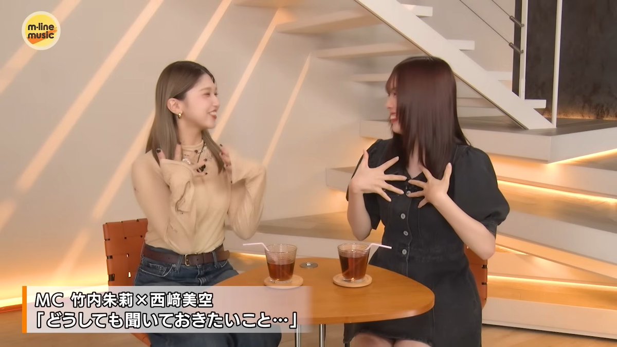 iwasaku_z's tweet image. 竹内朱莉さんと西﨑美空ちゃんのダブルtinytinyポーズです。