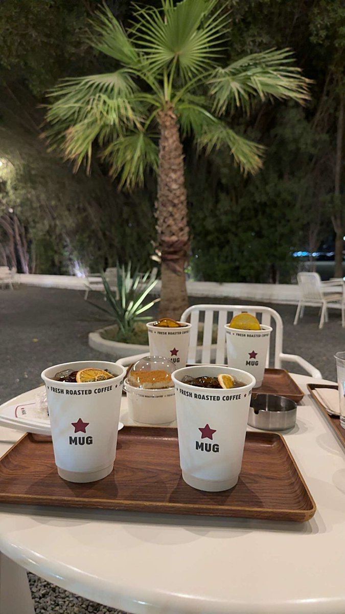 1:05 Am .
ولنا في هدوء الليل حياةٌ اخرى