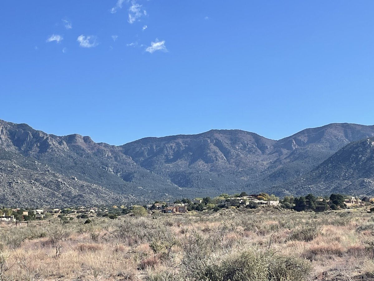 Howtobefit's tweet image. I started out my hike checking out the graffiti in one of the tunnels leading to the Sandia Mountain foothills. It only got better from there!
