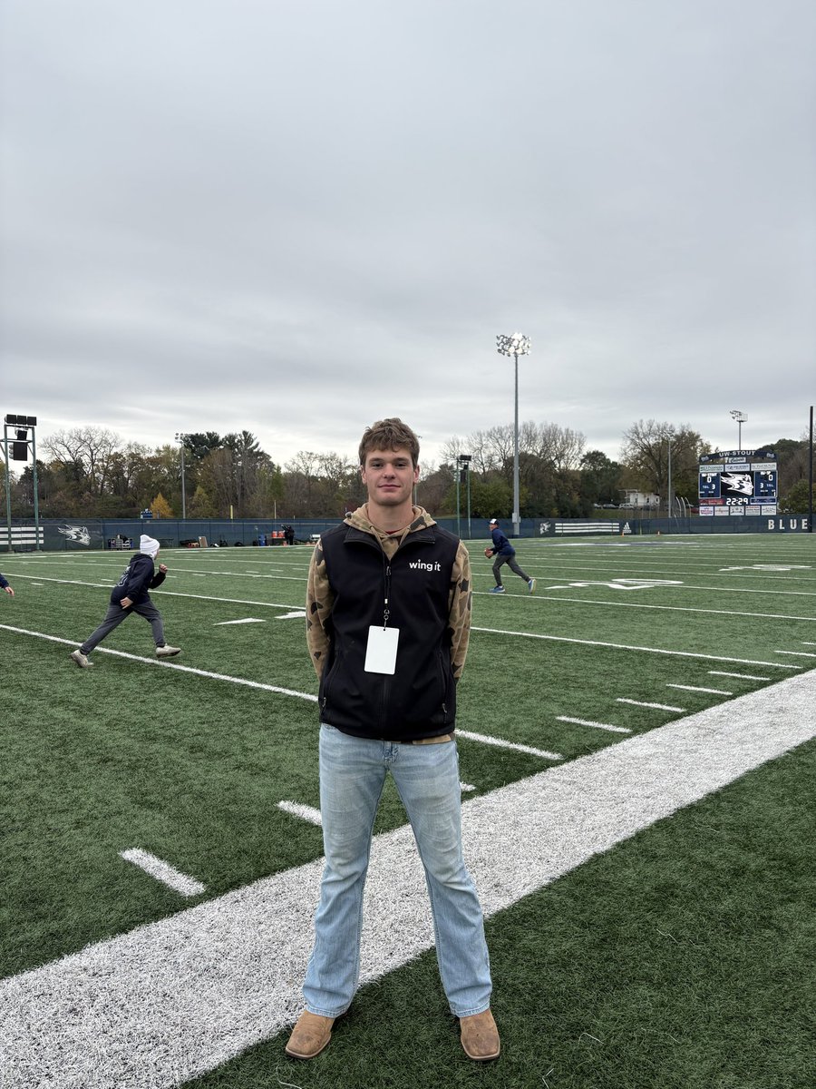 Had an awesome game day visit <a href="/UWStoutFootball/">UW-Stout Football</a>. Thank you to <a href="/Kobe_Berghammer/">Kobe Berghammer</a> for getting me up there!

#TPC #d3fb #runthedamnball