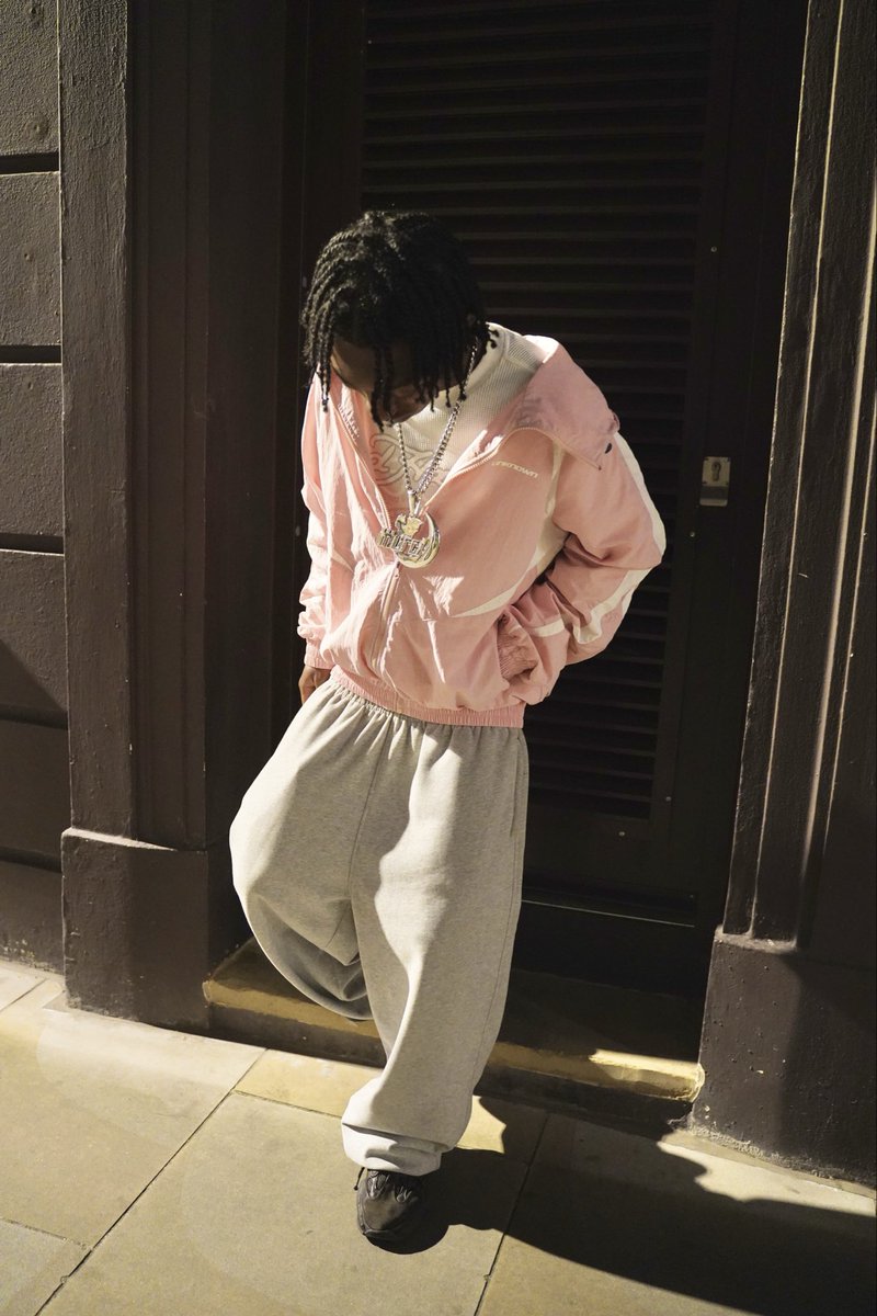 ⓔ #ROBIN tweet media