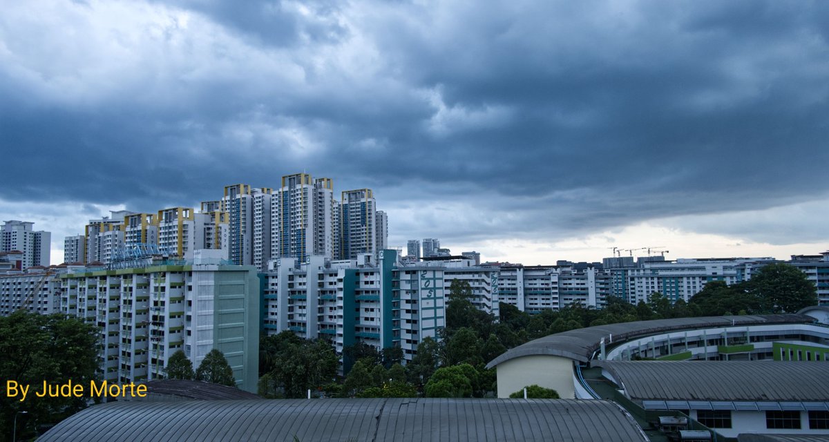 MorteJude's tweet photo. @eva_joy1 Yep, Eva, #stormyskies are beautiful
From #Singapore ๐ธ๐ฌโฌ๏ธ
#AboutToRain #fujifilmxm5 https://t.co/Rcbwx7LGqr