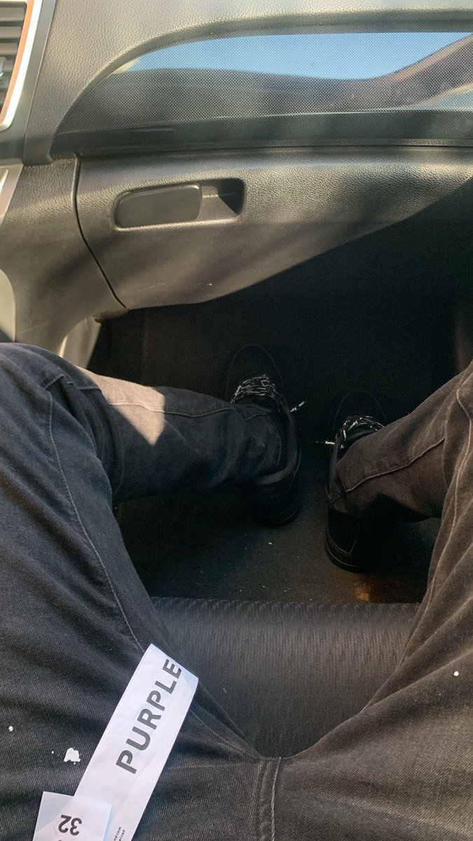 KnockForSafe's tweet image. What’s on y’all feet today