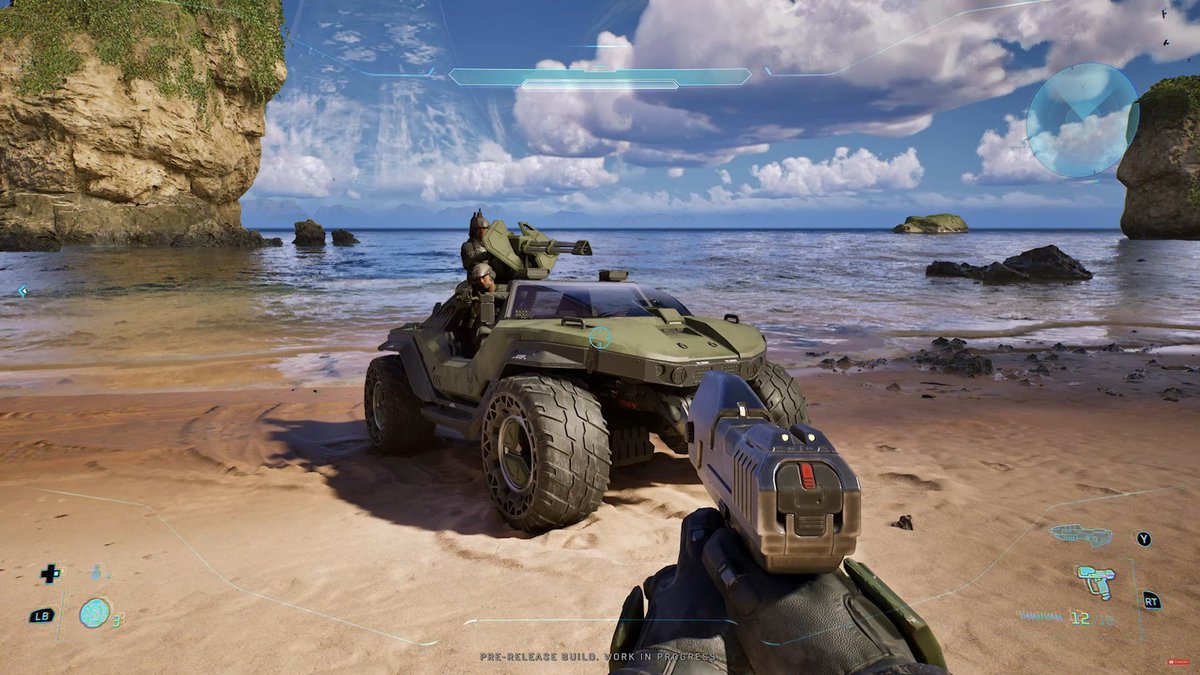 BigRobEnergy's tweet image. The Halo community will deadass see these two photos together and still somehow try to convince you that the 2001 version LOOKS BETTER 
😂😂😂😂😂😂
Might be the most insufferable community in ALL of gaming (as much as I hate to say it)
New Halo CE looks incredible dude