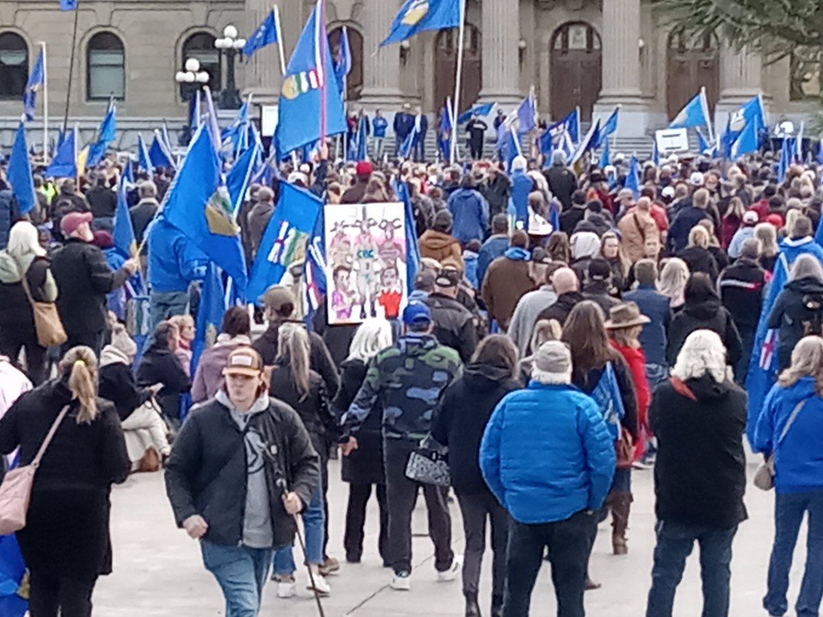 What a turnout. People still streaming in. 
#IamAlberta