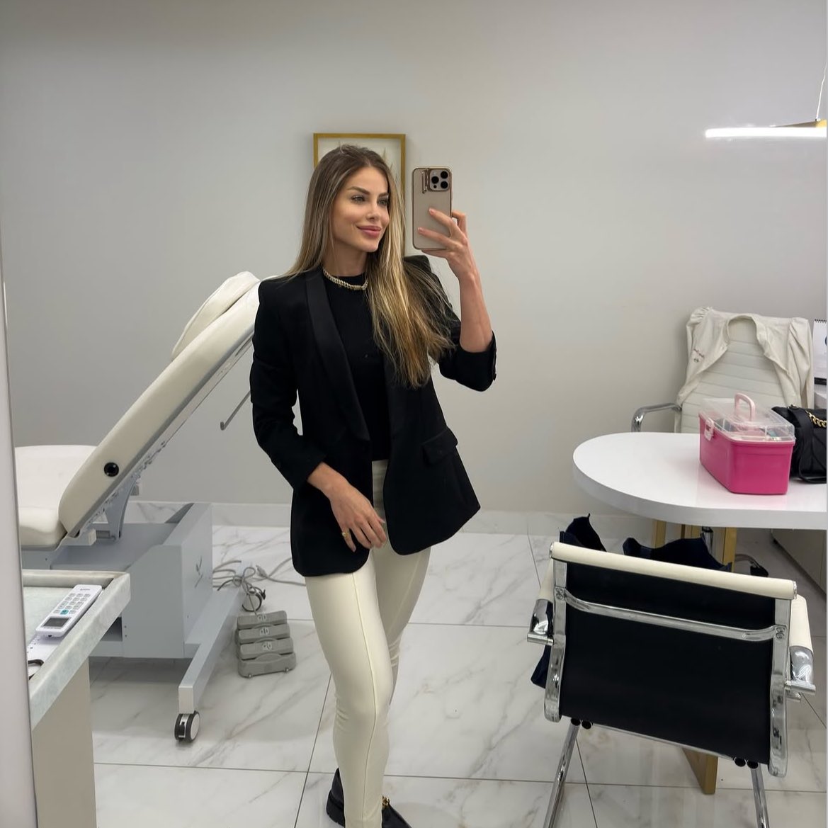 raituita_'s tweet image. Dia 25 de Outubro: Dia do Dentista🦷 
Parabéns a nossa peoa, que é uma excelente profissional!
Dr. Saory Cardoso ❤️
#AFazenda #TeamSaory