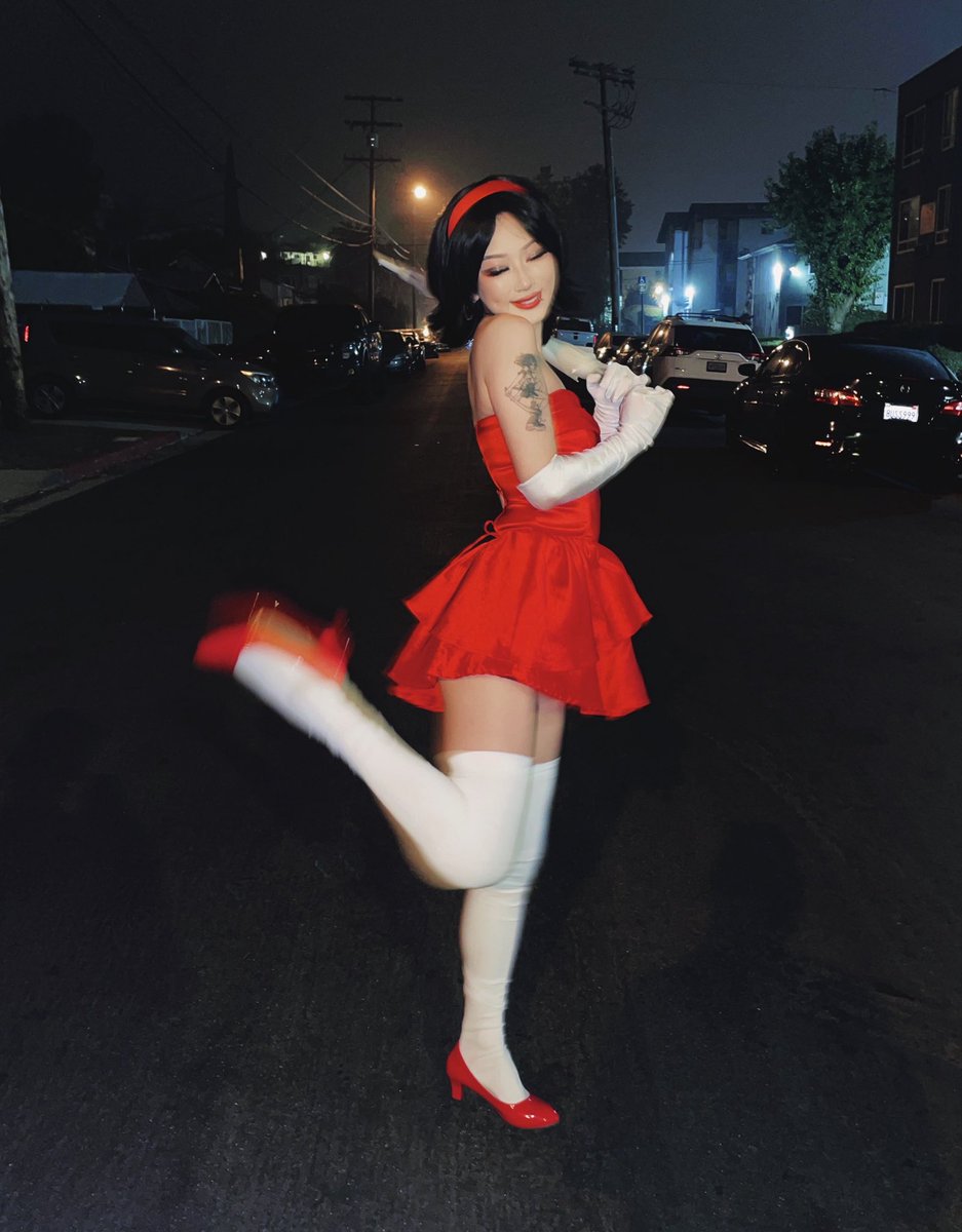 zephanijong's tweet image. who wore it better