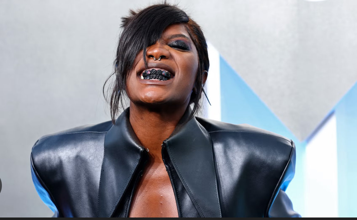 ciliarobe5's tweet photo. @housebunnyyyyy @black_and_petty @msflyred Last post, unless u want more proof. B like what r we debating right now, there really isn’t one lol..I’ve kept up with both their careers, l think Jt kills it looks wise at times, but she was influenced later on to take on the alt route, Doe been that !This is from the neck up: https://t.co/ZrXarUANF5