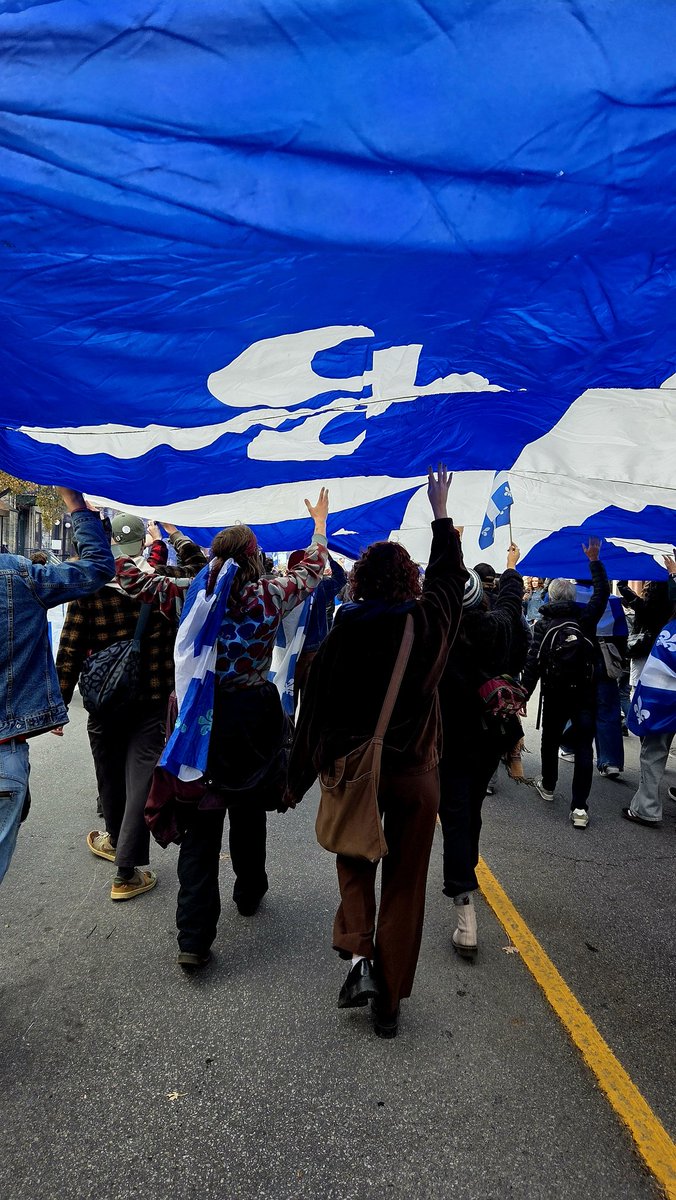 La marche pour l'indépendance du Québec était jeune, pacifique, festive et motivante.
💙

#PaysQc #ViveLeQuébecLibre