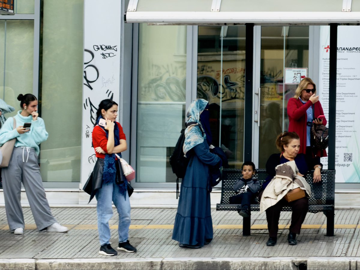 Systimiki's tweet photo. City People 01

#PhotographyIsArt #photography #streetphotography https://t.co/66cytovUIS