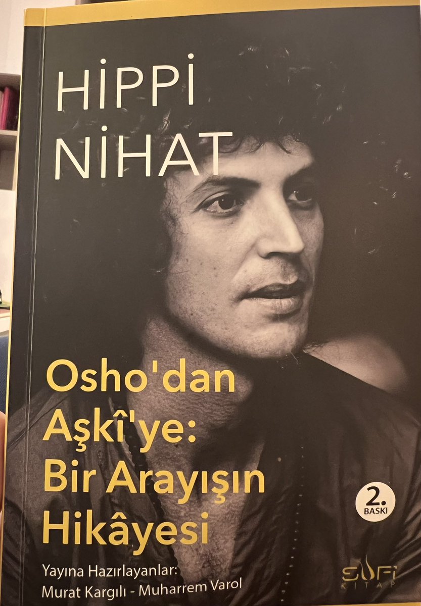 tariktuncay's tweet image. “Maddiyatta obur, maneviyatta bodur” pek çoklarımızın özünde hasret kaldığı, Osho’dan Aşkî’ye uzanan bu anlatı; sınırsız ve ferahfeza bir alemin kapısına yaklaşmak isteyenler için enfes bir hafta sonu okuması!