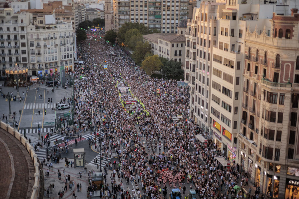 Un año desde la DANA, un año desde que 224 personas perdieron la vida por culpa de la gestión criminal del Govern de Mazón.

Hoy una manifestación inmensa en València ha vuelto a demostrar la dignidad de un pueblo que exige JUSTICIA.

Ni oblit ni perdó.
