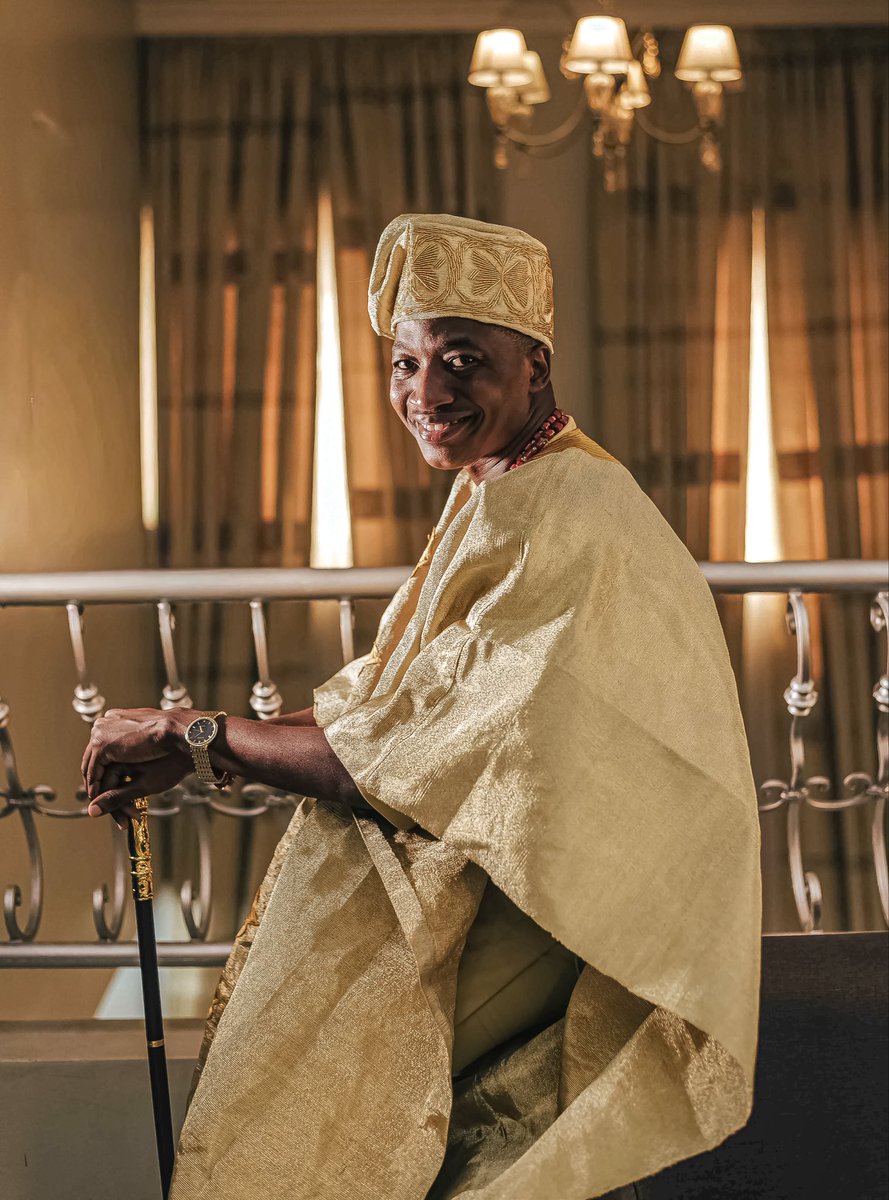 johnsonjide01's tweet photo. So , In case you didn’t know ; I am actually a LAGOS PRINCE. Full blooded one at that….lol

I saw this image on my phone and I was like , “ this picture dey actually channel my inner Prince-hood sha😂🤣 “ , make I share am jare.Hence this post. 

Signed: Dr Johnson B.O. | NYRD https://t.co/7zAsIjKCYL