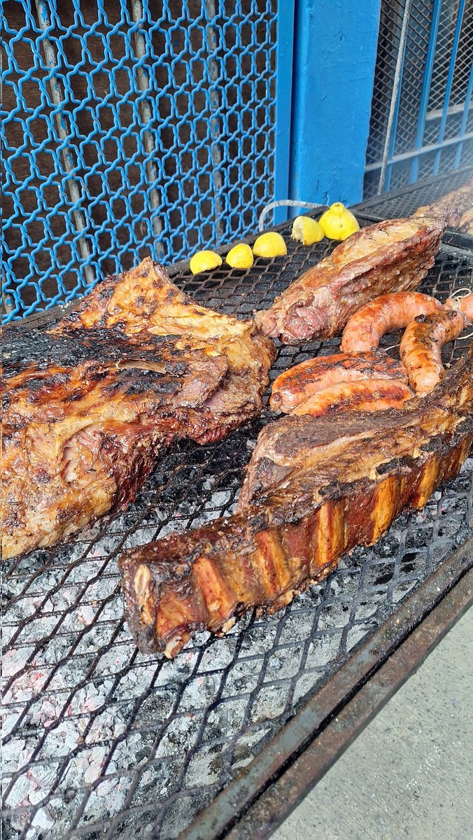 Tiembla Hard Rock Café <a href="/diegoyudcovsky/">Osvaldo.</a> <a href="/DavooXeneizeJRR/">Davoo Xeneize</a>