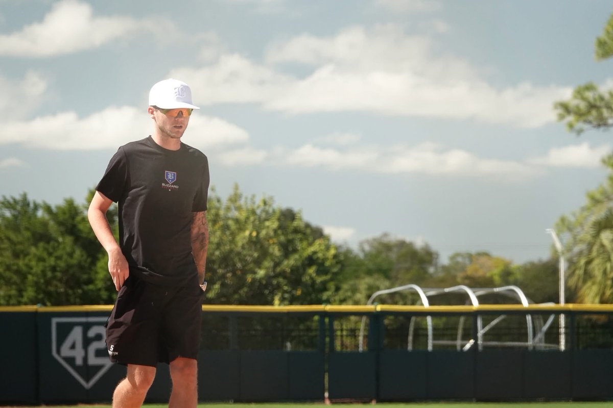 Thank you everyone for the Birthday wishes! 

27 will be the year of growth! 

•Relationships
•Business
•Impact 

“You’re most qualified to help the person you used to be” 

Let’s go!