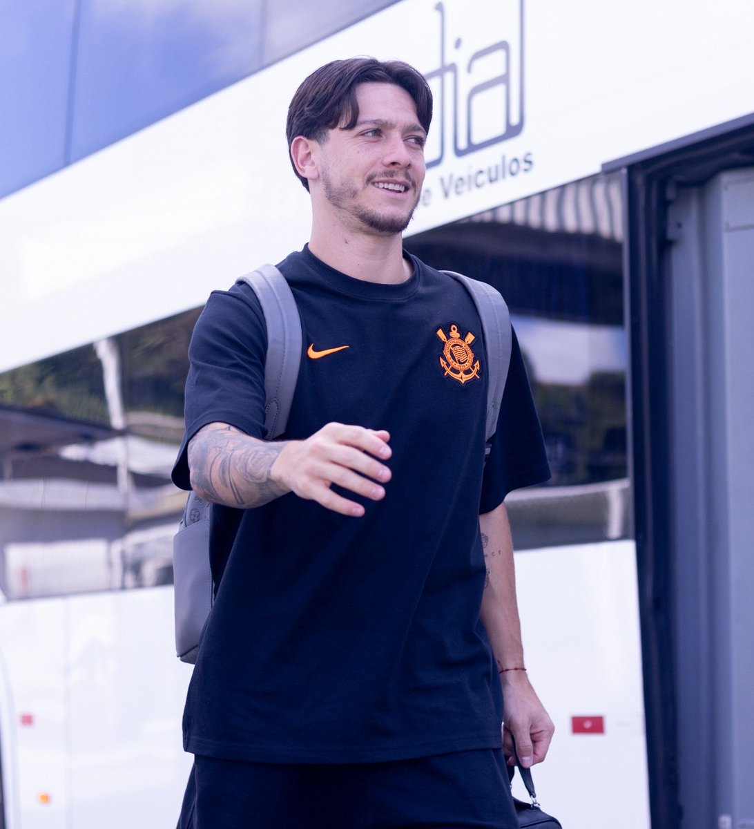 Corinthians's tweet photo. Chegamos, Fiel! 🏴🏳️

📸 Rodrigo Coca / Corinthians 

#VITxSCCP
#VaiCorinthians https://t.co/TfEDTAY36m