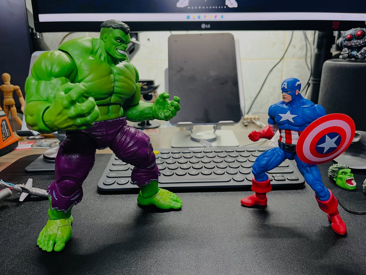 mavets02's tweet photo. Brincando de bonequinho num sábado de manhã…
Como é bom ser um adulto irresponsável com dinheiro pra gastar
#marvelsuperheroes #hulk #captainamerica #saturdaymorningcartoons https://t.co/pWRIIIXEAC