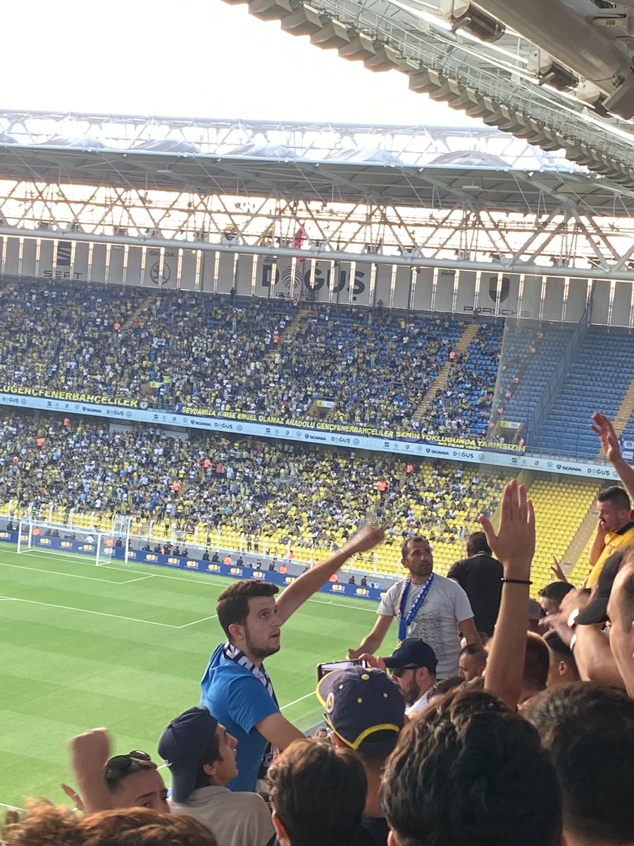 Abimizi ait olduğu yerde tribünlerde görmek istiyoruz!
Bir Volkan’dır Fenerbahçe
 #VolkanYücesanTribüne
<a href="/VolkanYucesan/">Volkan Yücesan</a>