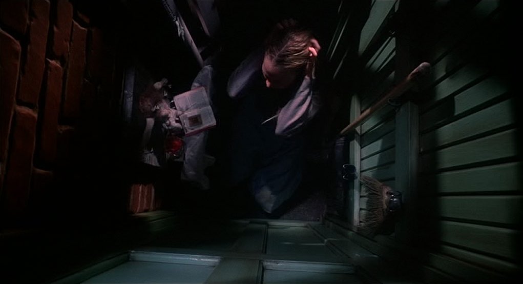 mvsteph1's tweet image. DE PALMA vs. HITCHCOCK: the name of the high school that Carrie burns down is 
Bates High School from Psycho’s Bates and the sound effect with the knives is taken from Hitchcock. There’s direct homage and the way that De Palma thinks about where the camera is at all times is…