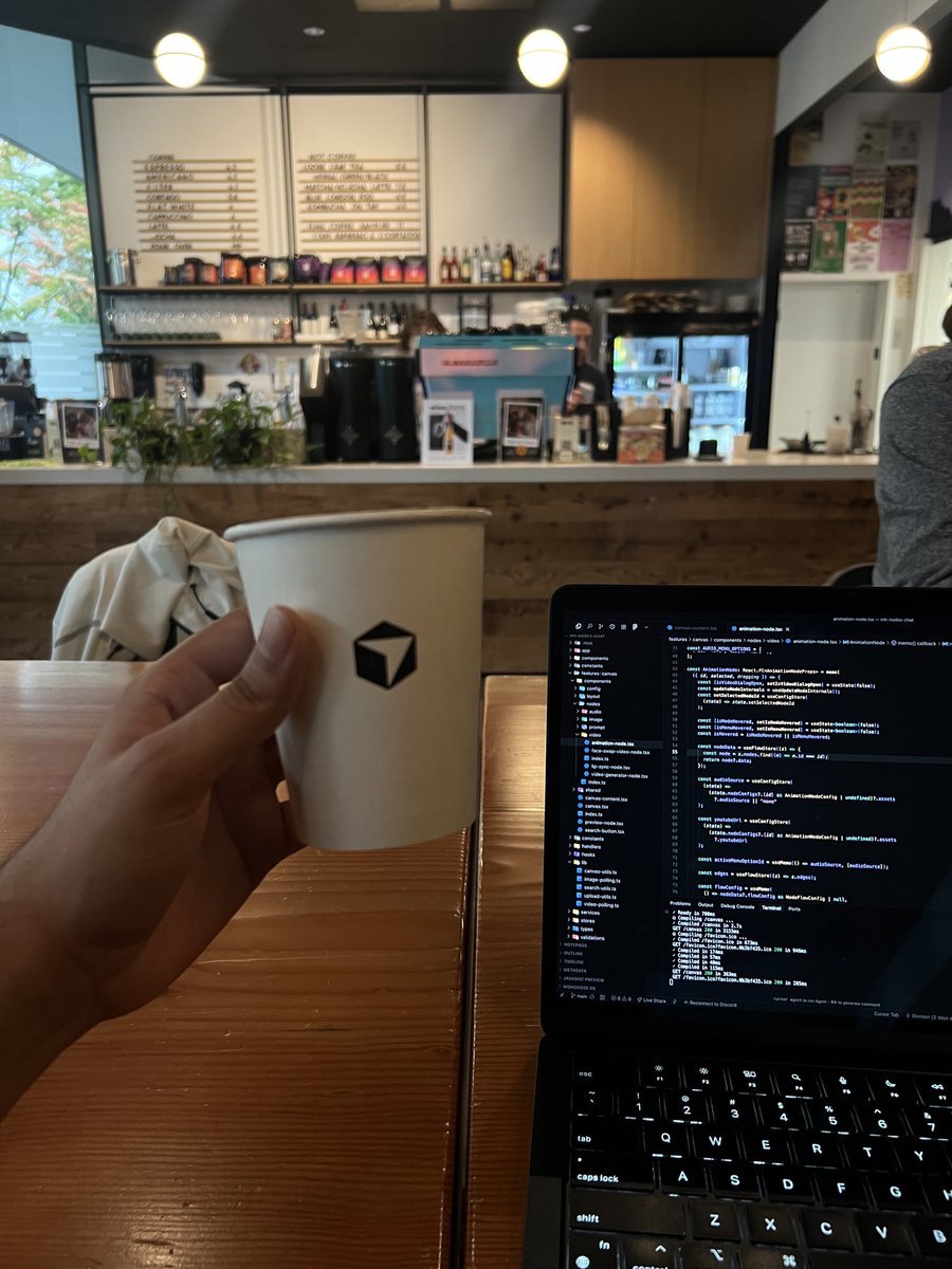divandcode's tweet image. Pop up @cursor_ai van 🇨🇦