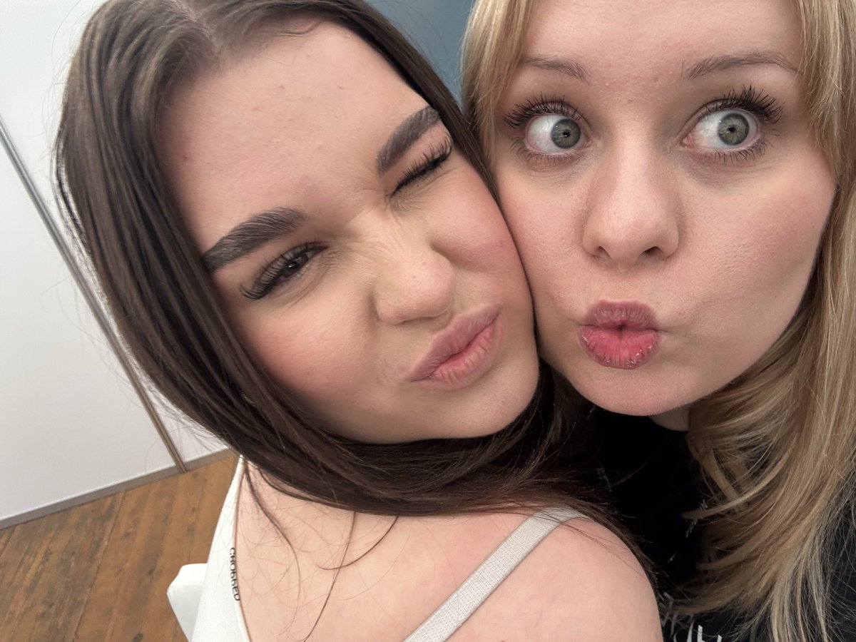𝐤𝐚𝐰𝐚 | 𝐜𝐡𝐚𝐧𝐜𝐞𝐬 𝐞𝐫𝐚 (@twojredflag) on Twitter photo moja gwiazda 🥹 moja gwiazda 🥹