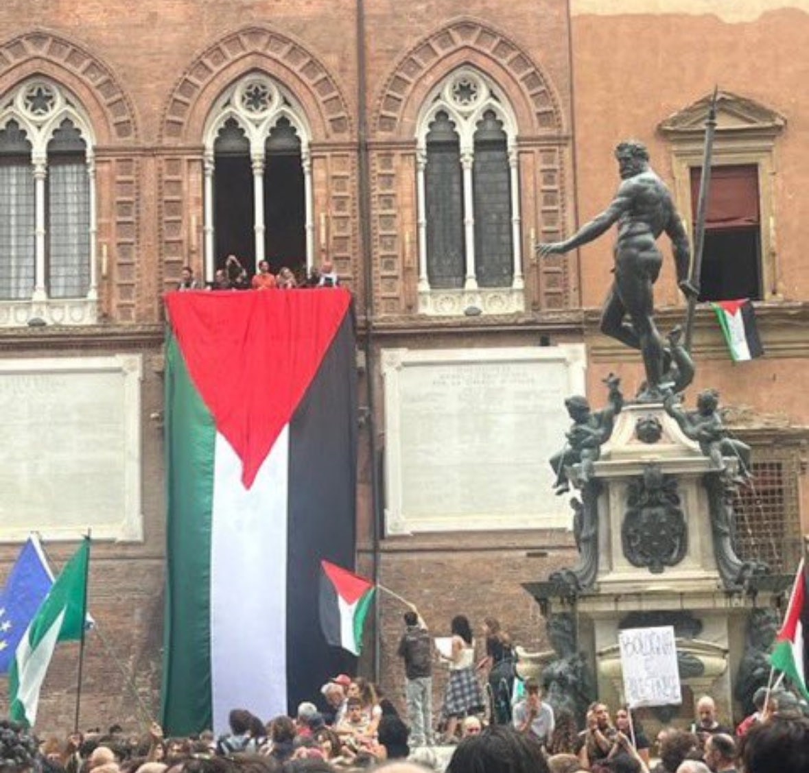 PaoloX68's tweet image. Bologna🇵🇸✌🏼 #blob