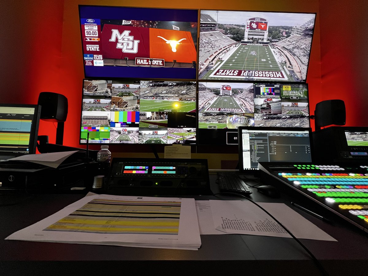 Football is back in town Directing the Video Board Show as the Texas LongHorns enter Davis Wade 🤠🐮🐶🦴🏈
