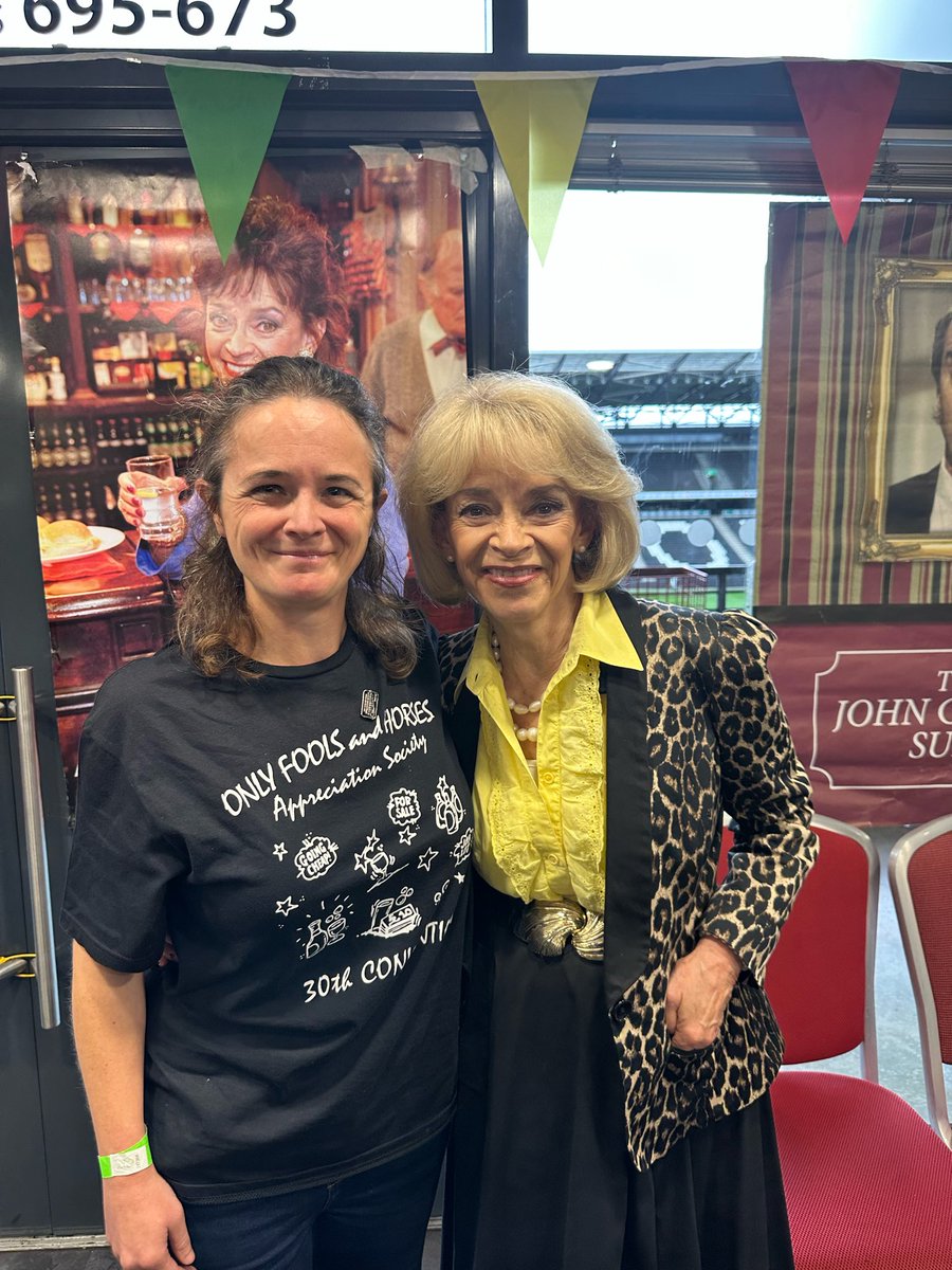 Emma Mills tweet media